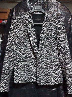 White & Black Textured Pattern Banana Republic Blazer Jacket - Sz 14